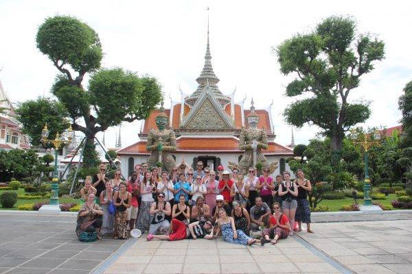 Intro Travel Thailand group hoto