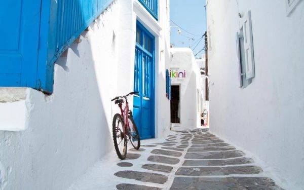 Greece-Mykanos-Street-Alley-Bike