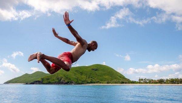 Jump in the water Fiji